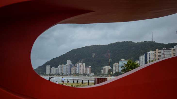 Emissário Submarino e outro ponto de vista da cidade