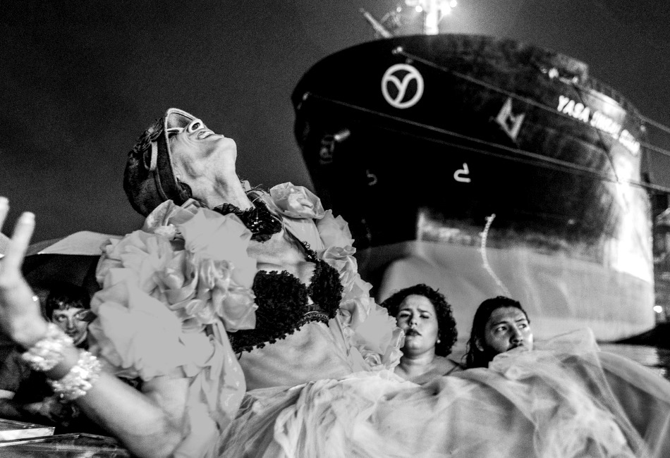 ZONA IN PROGRESS 3 - Ensaio aberto do processo de montagem da nova produção de O COLETIVO. Atores-Criadores: Junior Brassalotti, Kadu Veríssimo, Léo Bacarini, Malvina Costa, Priscila Ribeiro, Rafaelly Oliveira, Renata Carvalho, Sérgio Bratz De Maria Villas. Direção: Kadu Veríssimo. Assistente de Direção/Produção: Camila Baraldi Santos SP - 28 e 29/11/2015 Fotos : Adilson Felix